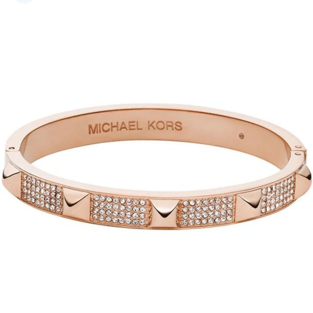 Michael Kors Darci rose gold pave watch and bracelet set - Picture 3 of 8